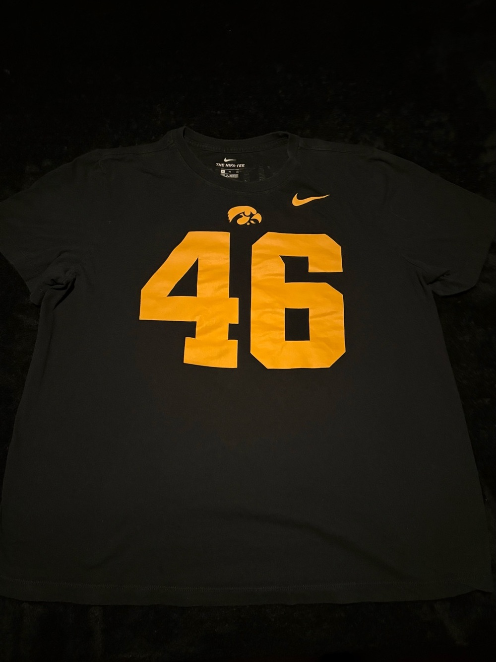 Iowa Hawkeyes x The Nike Tee x George Kittle #46 black tee men’s XL 27” x 23”